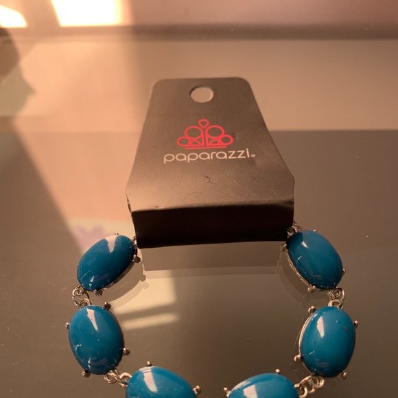 Paparazzi Confidently Colorful Blue Bracelet with Clasp Closure - Picture 3 of 5